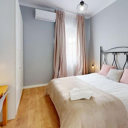 Bright Flat Rosaleda Appartement Málaga Buitenkant foto