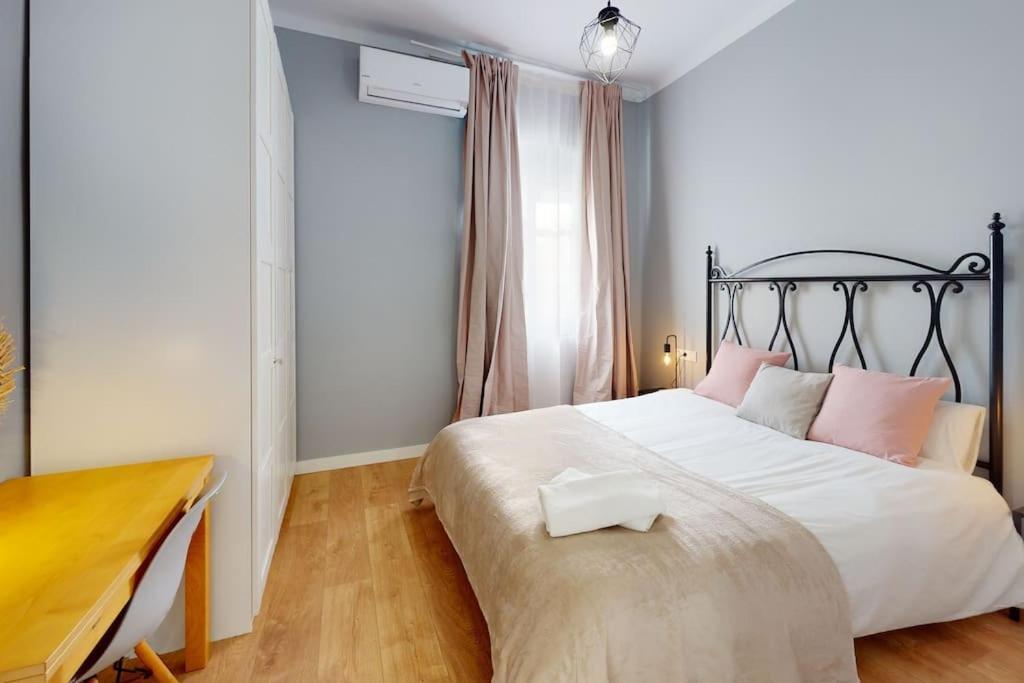 Bright Flat Rosaleda Appartement Málaga Buitenkant foto