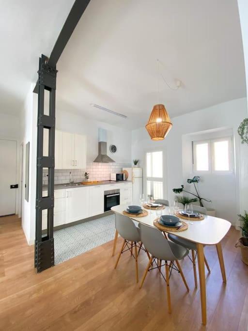 Bright Flat Rosaleda Appartement Málaga Buitenkant foto